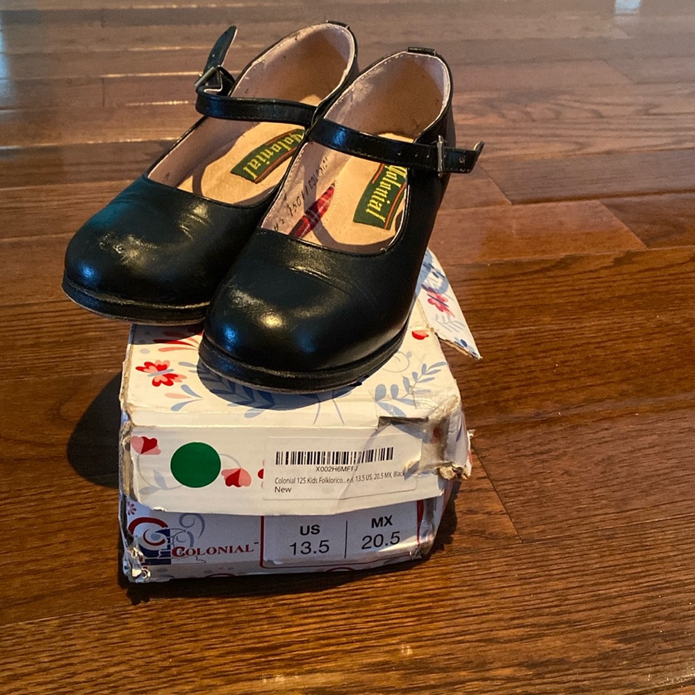 Folklorico dance shoes